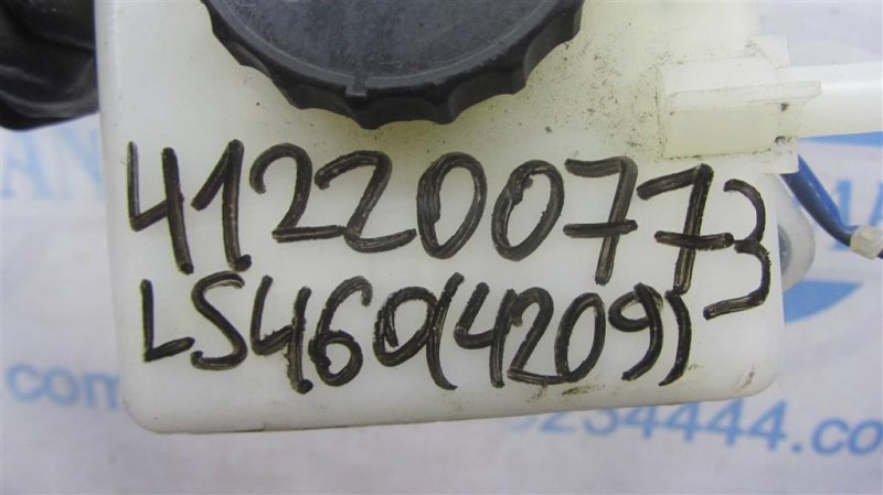 Бачок главного тормозного цилиндра LS460 06-12 2007 Седан 4.6