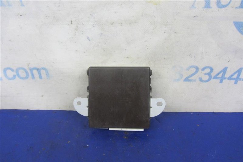 Блок управления дверей передний правый GS350 GS300 05-11