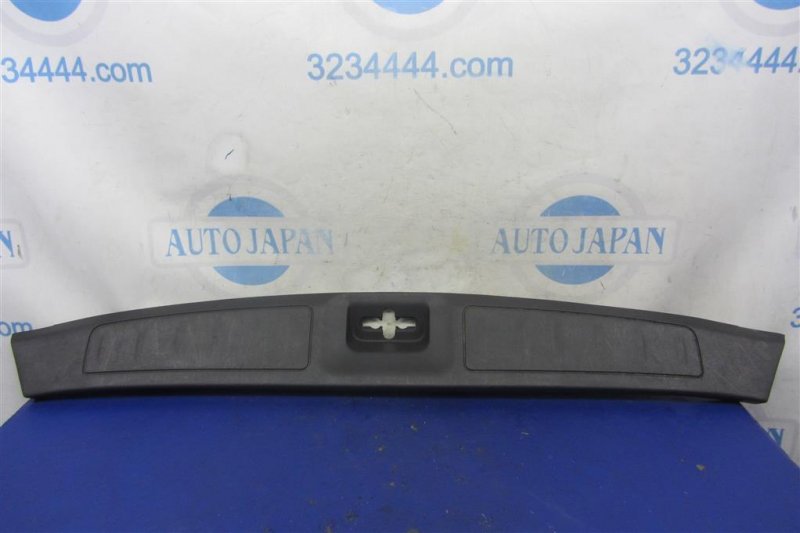 Накладка на порог багажника NISSAN PATHFINDER R52 12-21 84990-3KA0A Б/У