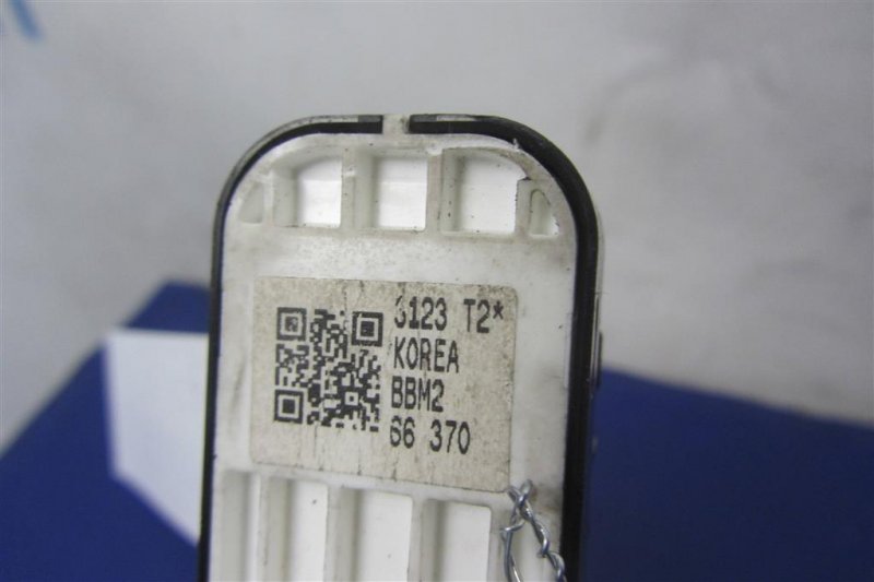 Кнопка стеклоподъемника 3 BL 09-13 2013 Седан 2.0 Кнопка стеклоподъемника 3 BL 09-13 2013 Седан 2.0