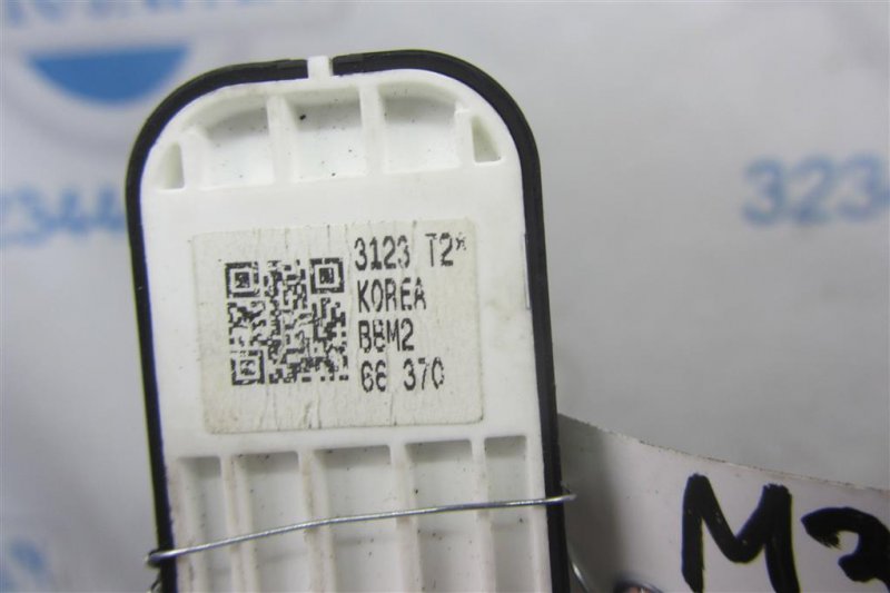 Кнопка стеклоподъемника 3 BL 09-13 2013 Седан 2.0 Кнопка стеклоподъемника 3 BL 09-13 2013 Седан 2.0