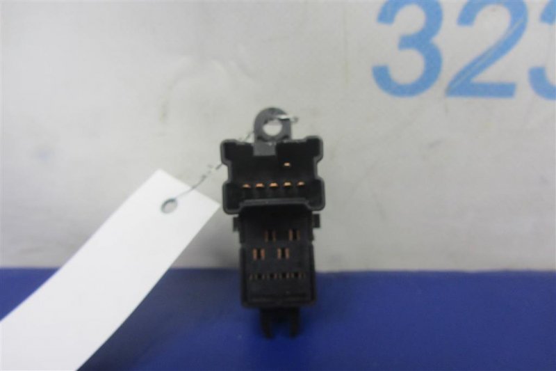 Кнопка стеклоподъемника NISSAN ALTIMA L33 12-18 L33 Кнопка стеклоподъемника NISSAN ALTIMA L33 12-18 L33