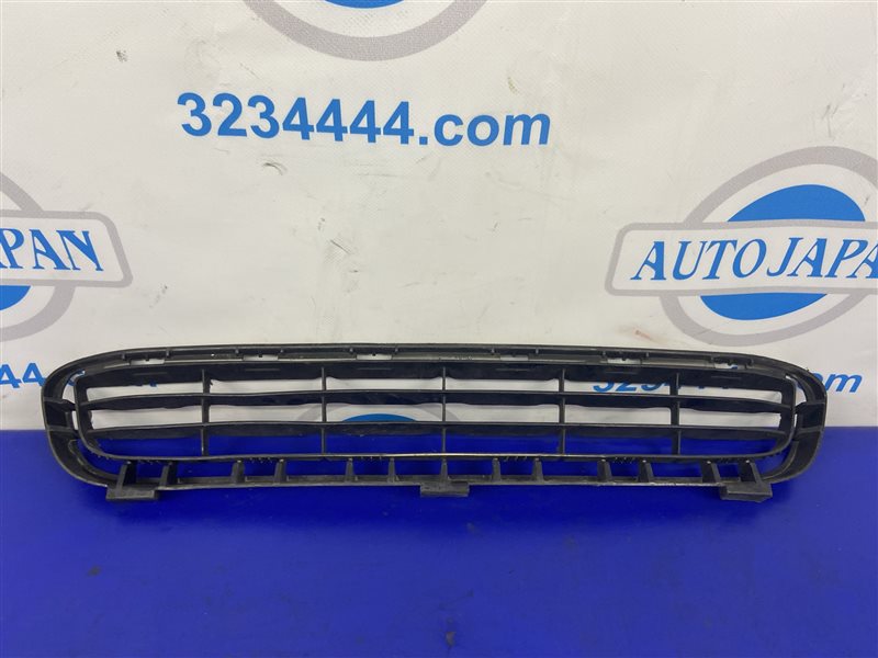 Решетка переднего бампера передняя TOYOTA CAMRY 40 06-11 53112-33030 Б/У