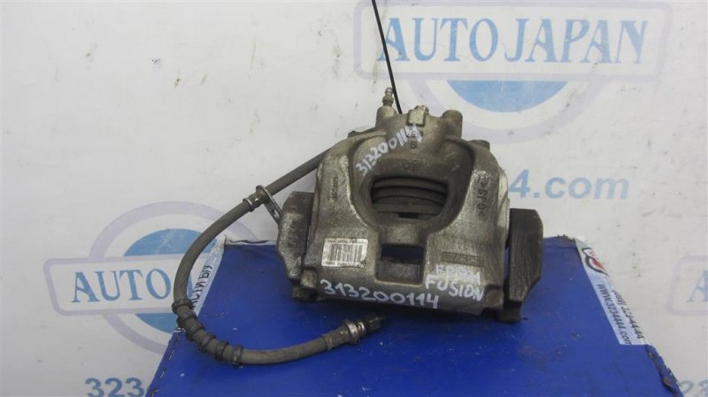 Суппорт тормозной передний правый FORD FUSION 14- DG9Z-2B120-A Б/У