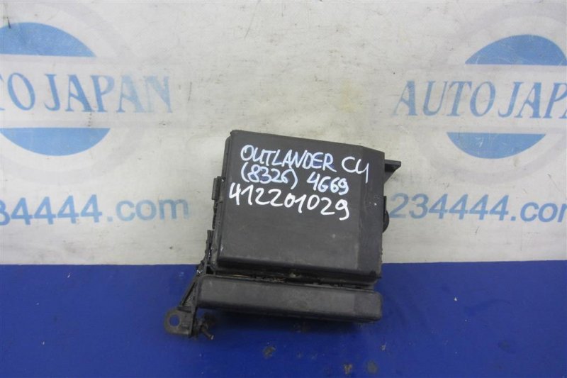 Блок предохранителей моторный отсек OUTLANDER 03-07 2005 Внедорожник 2.4