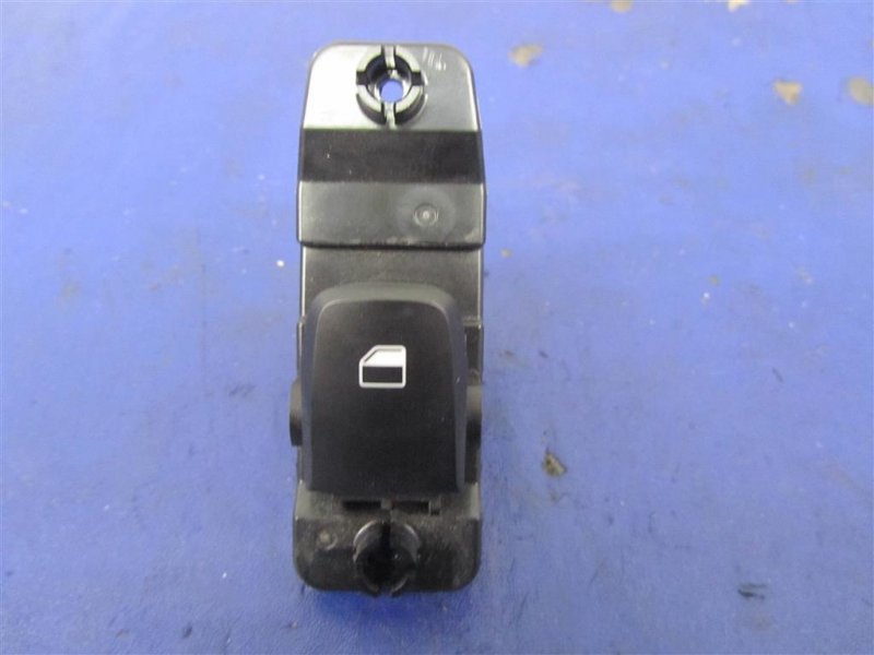 Кнопка стеклоподъемника HYUNDAI KONA OS 17-23 93581-J9000 Б/У