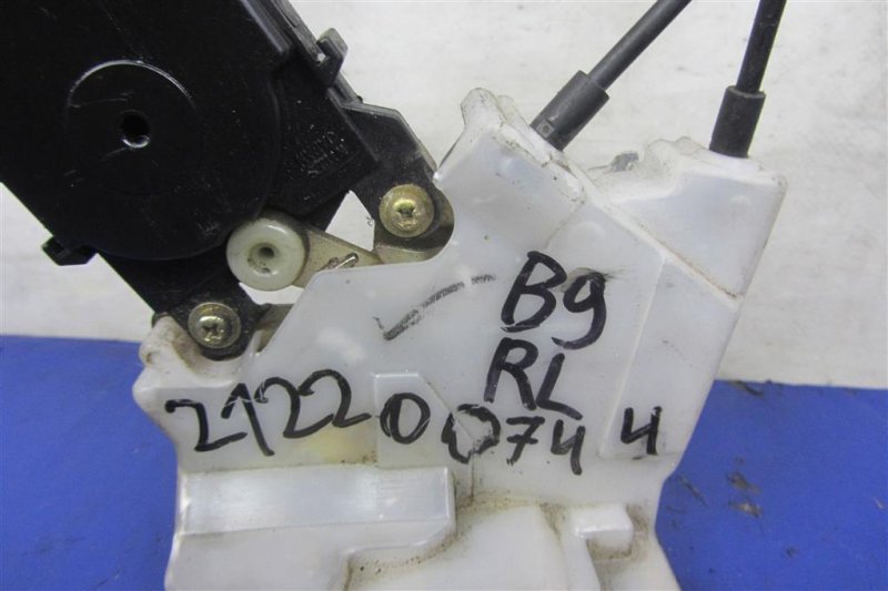 Замок двери задний левый TRIBECA B9 05-07