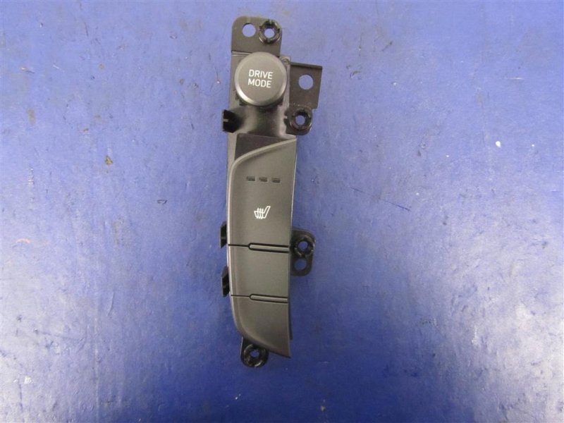 Кнопка HYUNDAI KONA OS 17-23 93300-J9110-TMT Б/У
