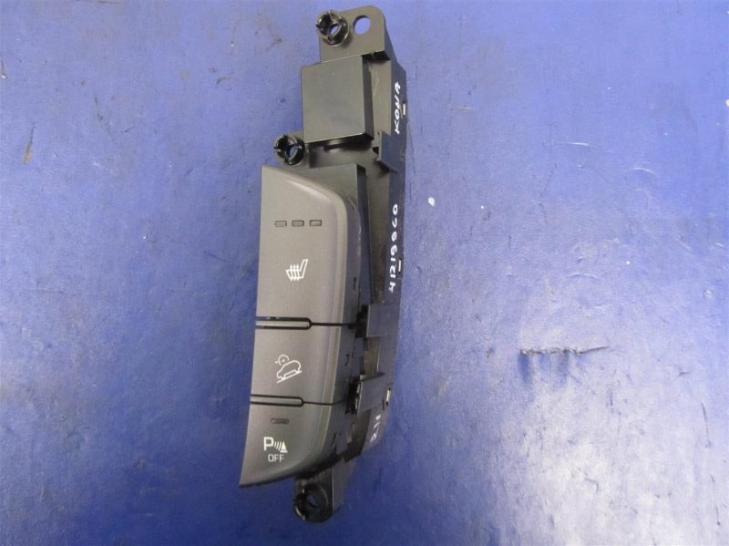Кнопка HYUNDAI KONA OS 17-23 93350-J9FF0-TMT Б/У