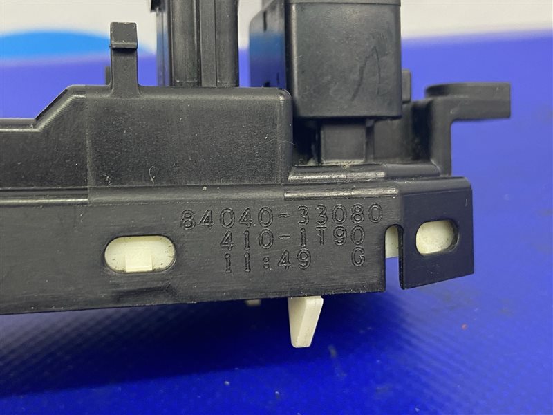 Блок управления стеклоподъемниками передний левый TOYOTA PRIUS - 30 09-17