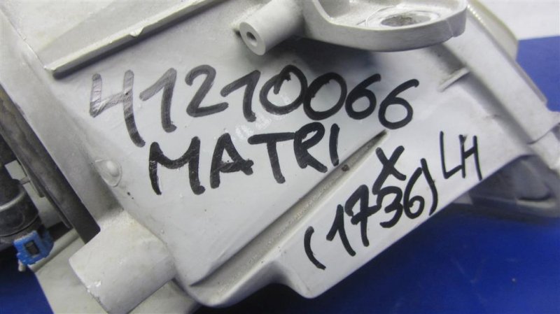 Фара передняя левая MATRIX 02-08 2002 ZZE132 1.8L 1ZZ-FE