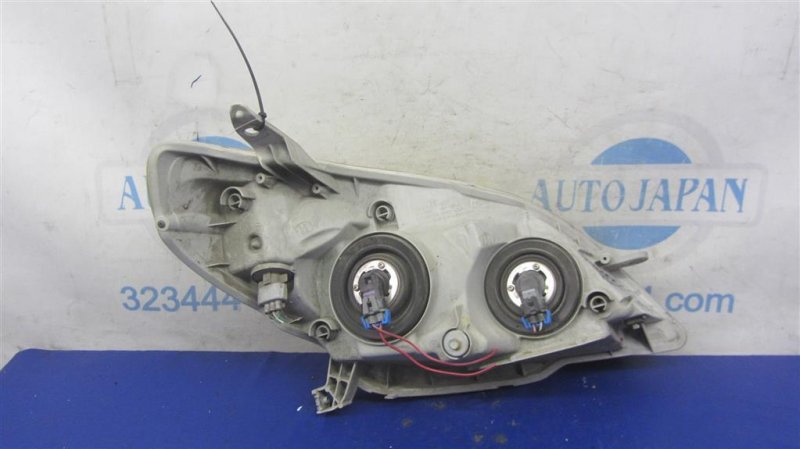 Фара передняя левая TOYOTA MATRIX 02-08 ZZE132 1.8L 1ZZ-FE