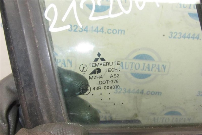 Стекло двери глухое заднее правое MITSUBISHI GALANT 03-12