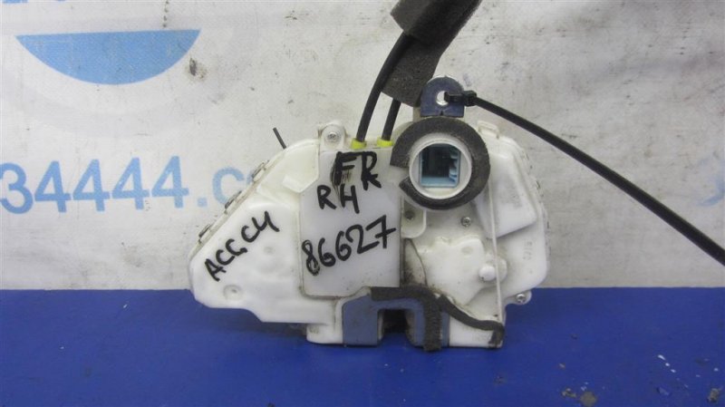 Замок двери передний правый HONDA ACCORD CU8 / TSX 08-14