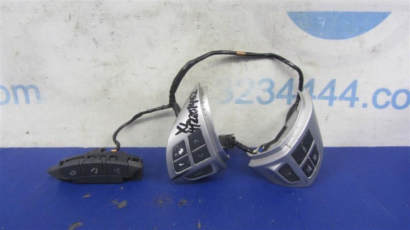 Кнопки на руль MITSUBISHI OUTLANDER XL 05-13 8701A087 Б/У