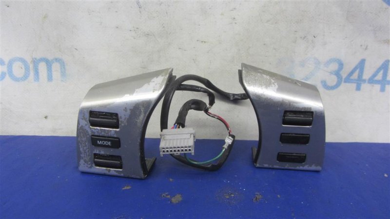 Запчасть кнопки на руль INFINITI FX S50 03-08 2004 Внедорожник 3.5 25550-CG000 Б/У Кнопки на руль INFINITI FX S50 03-08 2004 Внедорожник 3.5 25550-CG000 Б/У