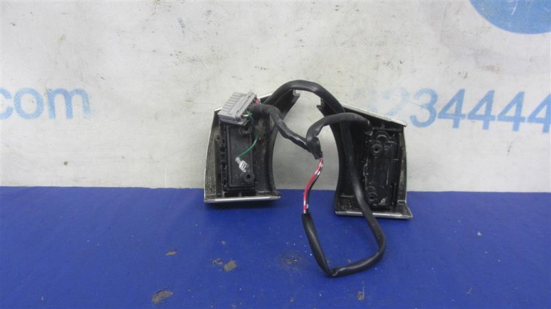 Кнопки на руль FX S50 03-08 2004 Внедорожник 3.5 Кнопки на руль FX S50 03-08 2004 Внедорожник 3.5