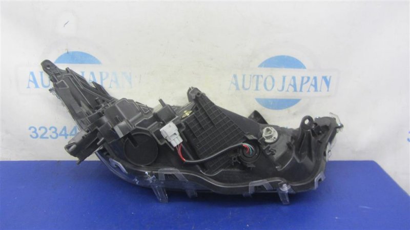 Фара передняя левая RAV4 18- Фара передняя левая RAV4 18-