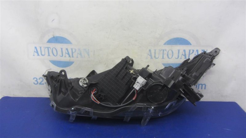 Фара передняя правая RAV4 18- Фара передняя правая RAV4 18-