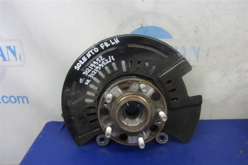 Кулак поворотный передний левый KIA SORENTO UM 14- 51715-C5200 Б/У