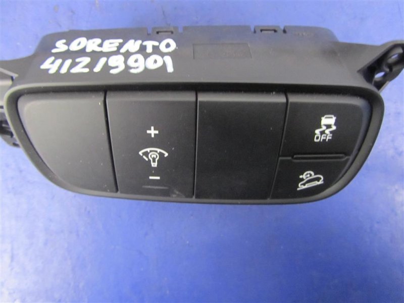 Блок кнопок торпедо SORENTO UM 14- Блок кнопок торпедо SORENTO UM 14-
