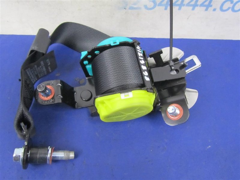 Запчасть ремень безопасности задний правый KIA SORENTO UM 14- 89820-C5000BGA Б/У Ремень безопасности задний правый KIA SORENTO UM 14- 89820-C5000BGA Б/У