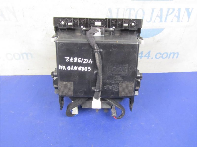 Бардачок KIA SORENTO UM 14-