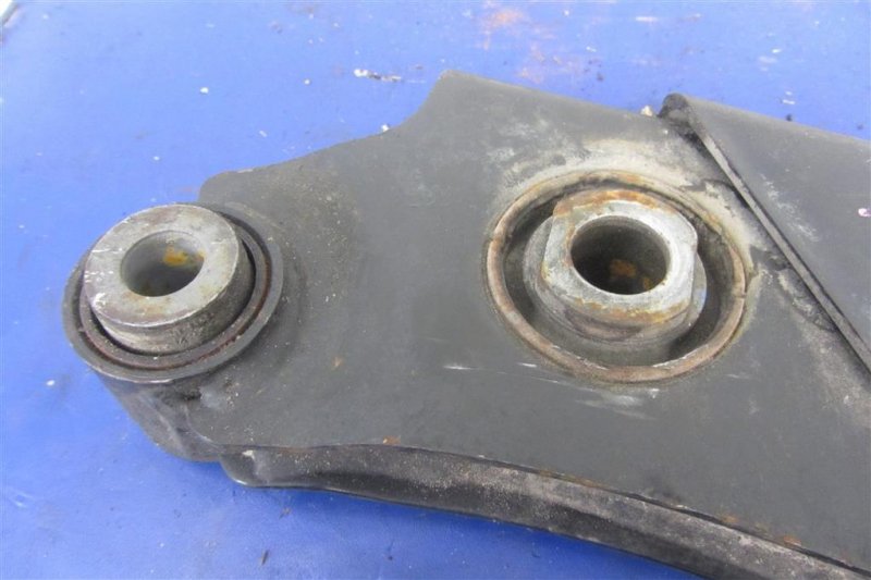 Рычаг задней подвески поперечный нижний задний правый ALTIMA L33 12-18 L33