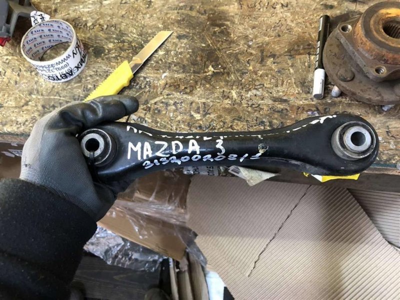 Рычаг задней подвески поперечный нижний задний левый MAZDA 3 BL 09-13 2013 Седан 2.0 BBM2-28-500A Б/У