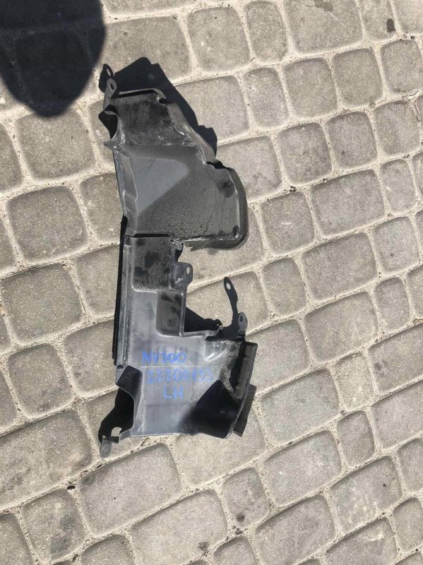 Дефлектор воздушный NISSAN NV200 USA 13- 62821-JX00A Б/У