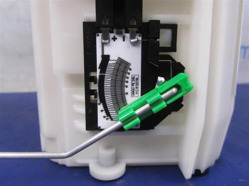 Топливный насос SORENTO UM 14- Топливный насос SORENTO UM 14-