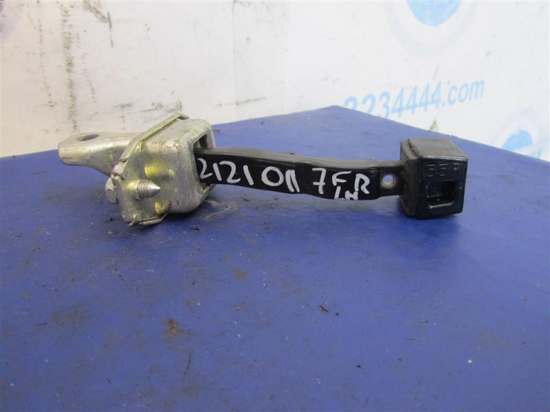 Ограничитель двери передний левый MITSUBISHI LANCER X 10 07-15 2009 Седан 2.4 5702A079 Б/У