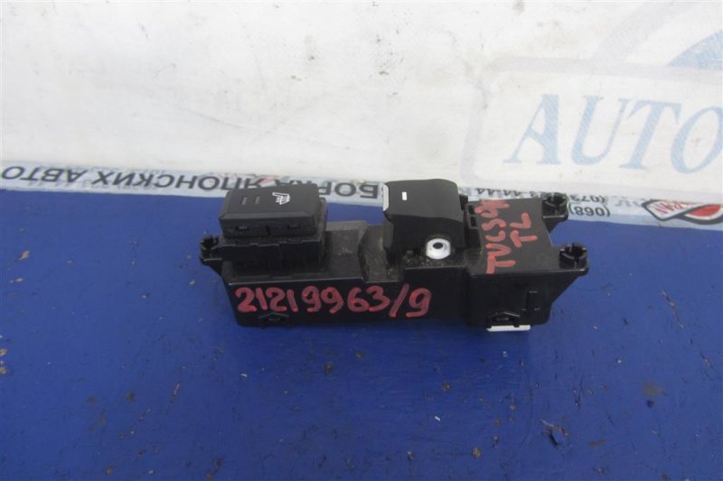 Кнопка стеклоподъемника HYUNDAI TUCSON TL 15-20 93580-D31004X Б/У