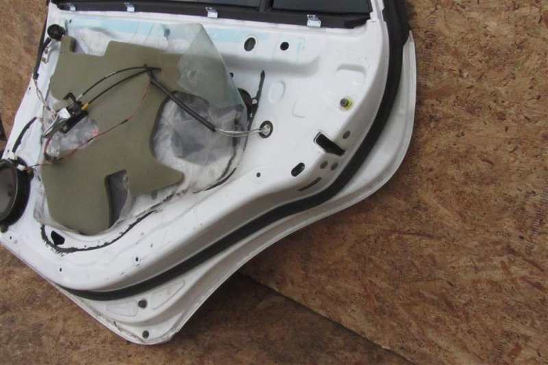 Дверь задняя правая AVALON 05-12 2005 GSX30 3.5 2GR-FE Дверь задняя правая AVALON 05-12 2005 GSX30 3.5 2GR-FE