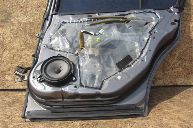 Дверь задняя правая G25/G35/G37/Q40 06-14