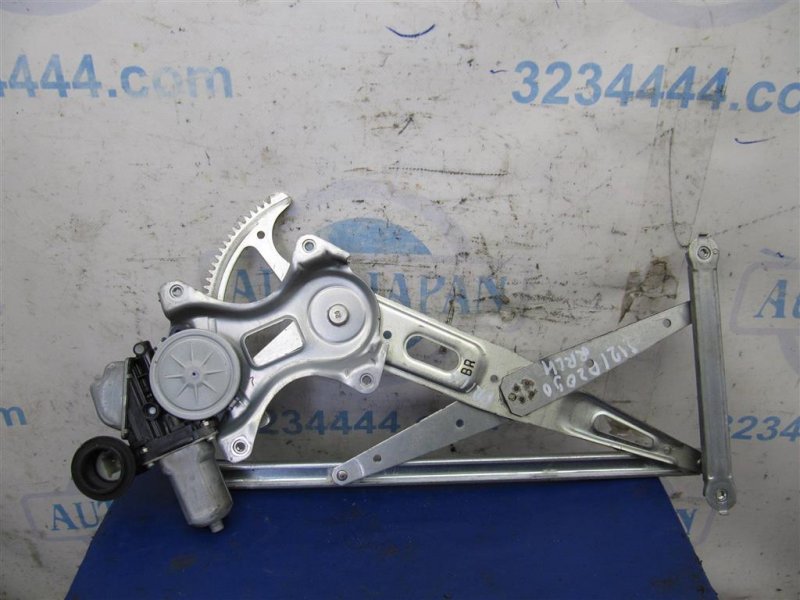 Стеклоподъемник задний левый TOYOTA PRIUS - 30 09-17 2013 ZVW30 1.8 2ZRFXE 69802-52070 Б/У