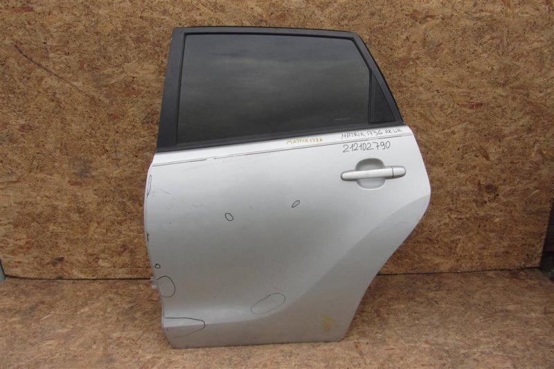 Дверь задняя левая TOYOTA MATRIX 02-08 2002 ZZE132 1.8L 1ZZ-FE 67004-02210 Б/У