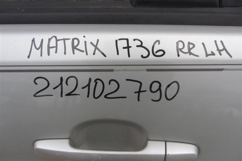 Дверь задняя левая MATRIX 02-08 2002 ZZE132 1.8L 1ZZ-FE