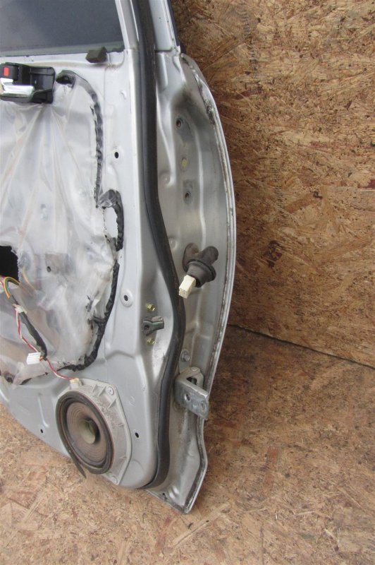 Дверь задняя левая MATRIX 02-08 2002 ZZE132 1.8L 1ZZ-FE
