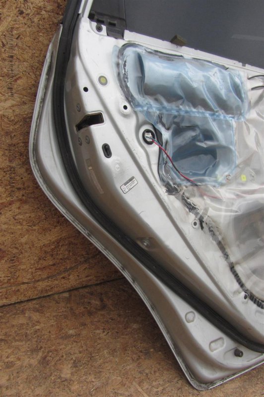 Дверь задняя левая MATRIX 02-08 2002 ZZE132 1.8L 1ZZ-FE