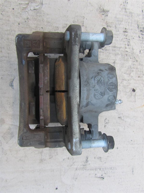 Суппорт тормозной передний правый TOYOTA PRIUS - 30 09-17