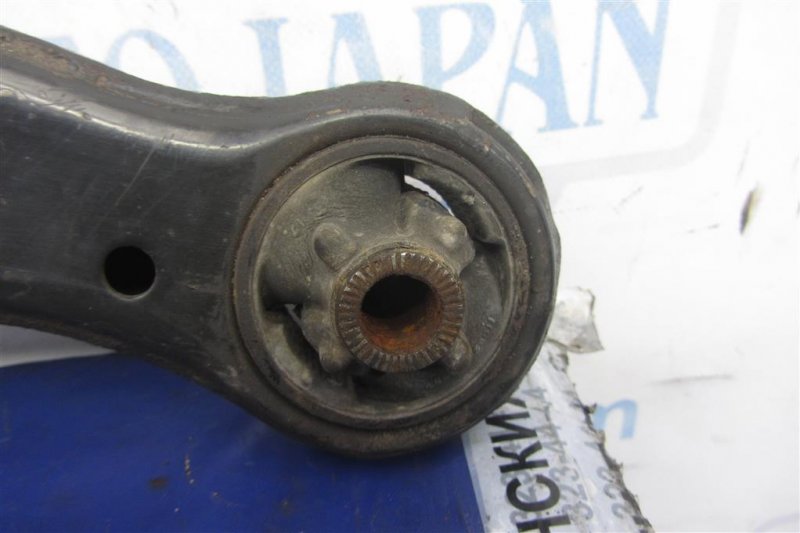 Рычаг передней подвески нижний передний правый TOYOTA AVALON 05-12 GSX30 3.5 2GR-FE