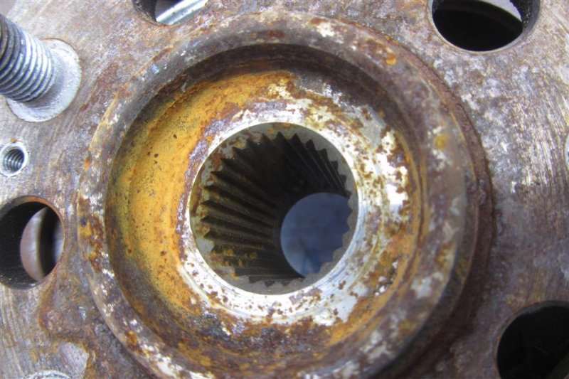 Цапфа задняя правая MDX (YD2) 06-13 2009 YD2 3.7