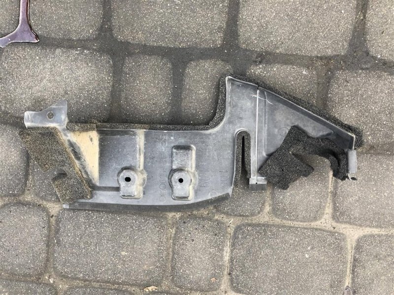 Дефлектор радиатора левый LEXUS LS460 06-12