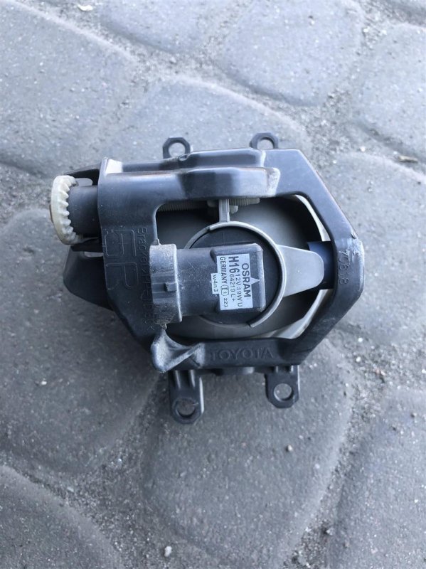 Противотуманная фара правая TOYOTA PRIUS - 30 09-17