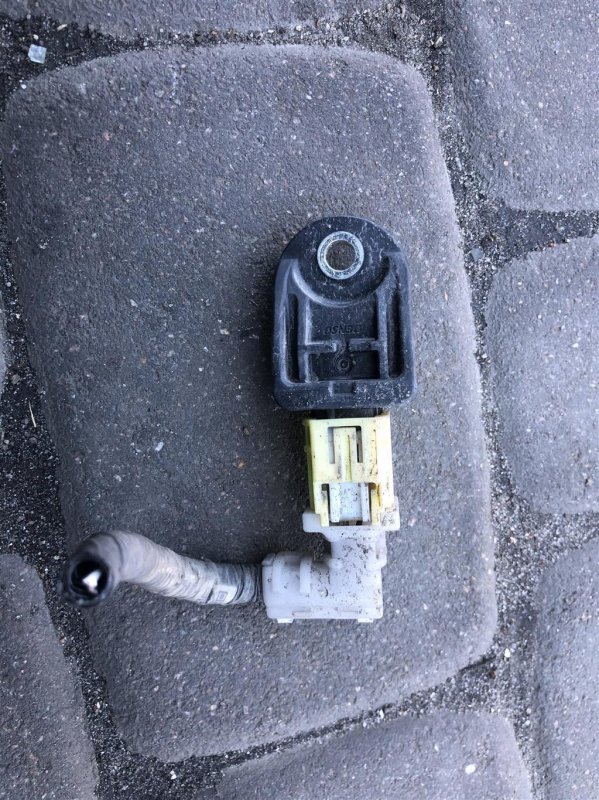 Запчасть датчик удара TOYOTA PRIUS - 30 09-17 89173-79025 Б/У Датчик удара TOYOTA PRIUS - 30 09-17 89173-79025 Б/У