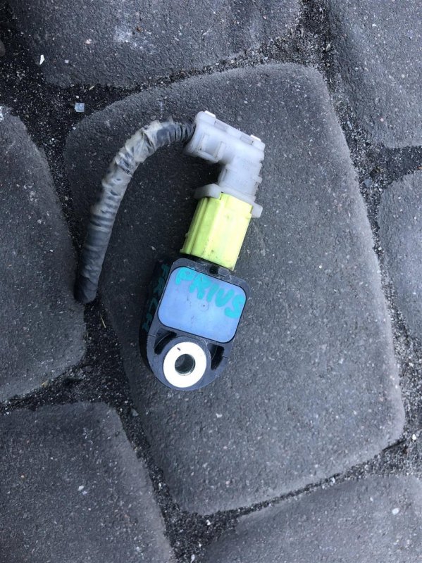 Датчик удара TOYOTA PRIUS - 30 09-17 Датчик удара TOYOTA PRIUS - 30 09-17