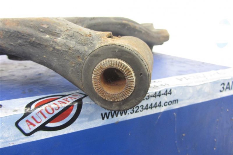 Рычаг передней подвески нижний передний левый COROLLA 120 00-07