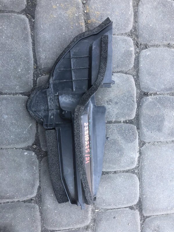 Запчасть дефлектор радиатора правый TOYOTA PRIUS - 30 09-17 53293-47040 Б/У Дефлектор радиатора правый TOYOTA PRIUS - 30 09-17 53293-47040 Б/У