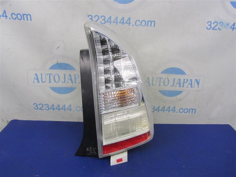 Запчасть фонарь наружный задний правый TOYOTA PRIUS - 30 09-17 81551-47120 Б/У Фонарь наружный задний правый TOYOTA PRIUS - 30 09-17 81551-47120 Б/У